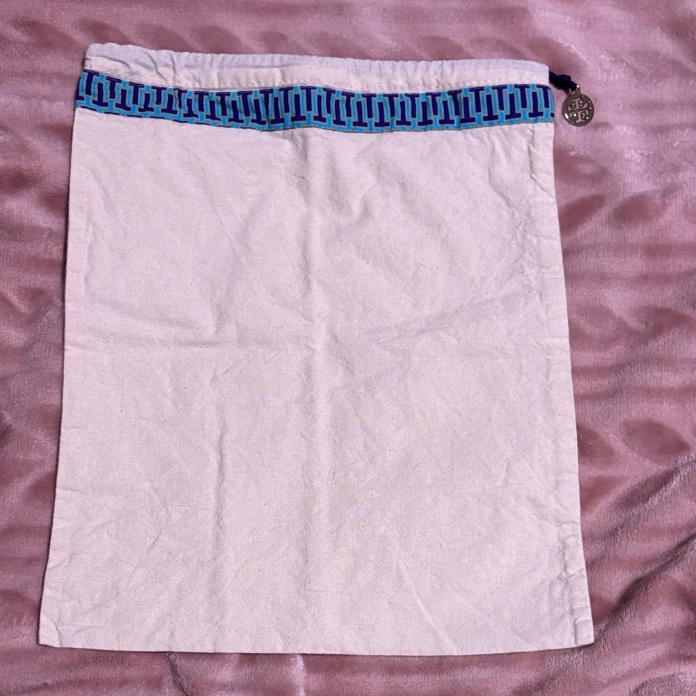 Tory Burch 12x18 In. Ivory Jewelry Bag W Blue/ Purple Logo Trim & Gold Coin Pull